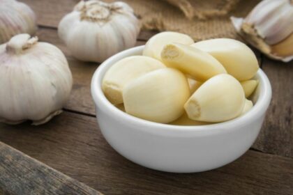 Benefits of eating garlic (lehsun)